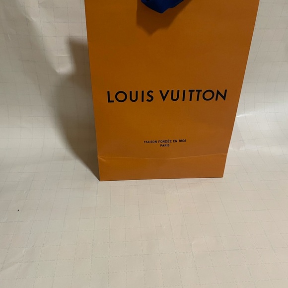 Authentic Louis Vuitton gift bag - Picture 3 of 3